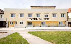 Hotel Bauer